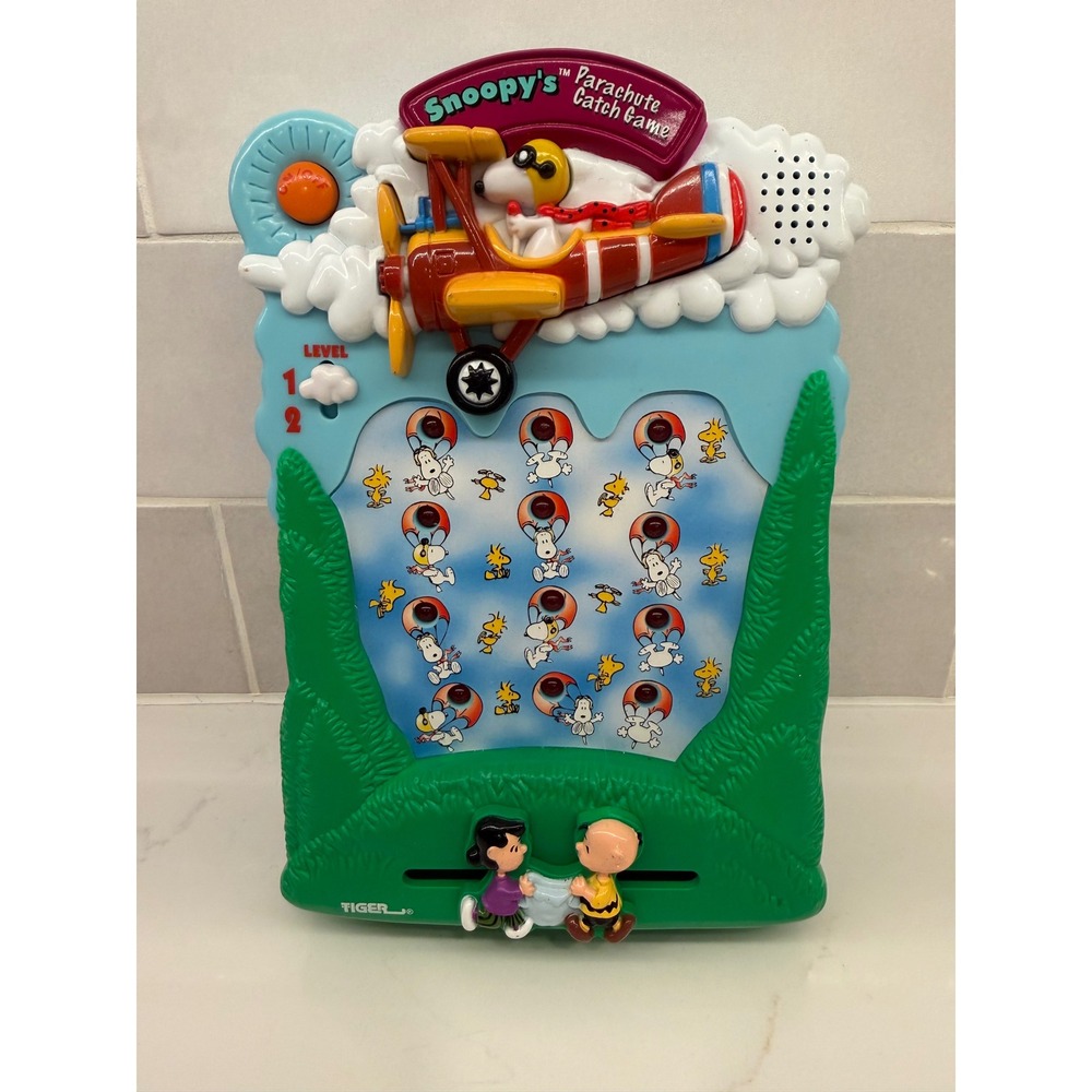 Tiger Electronics Snoopy Parachute Catch Game 1999 Peanuts OS Green Vintage Toy